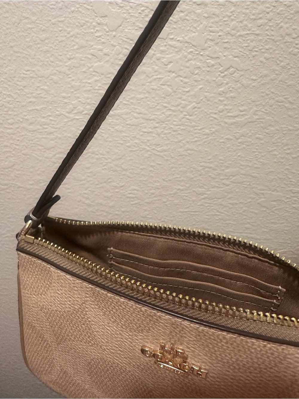 COACH Nolita 19 - Picture 6 of 9